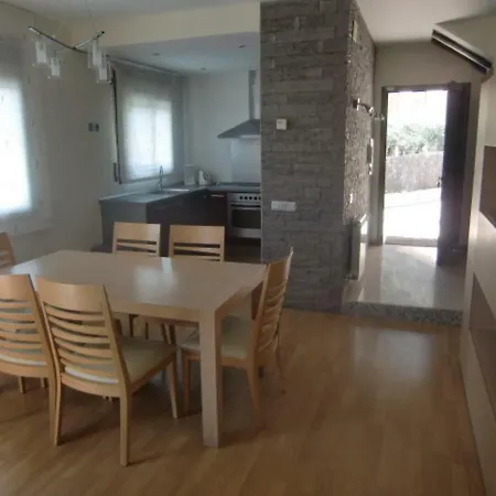 Modern La Riviera Villa