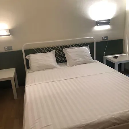 Modern La Riviera